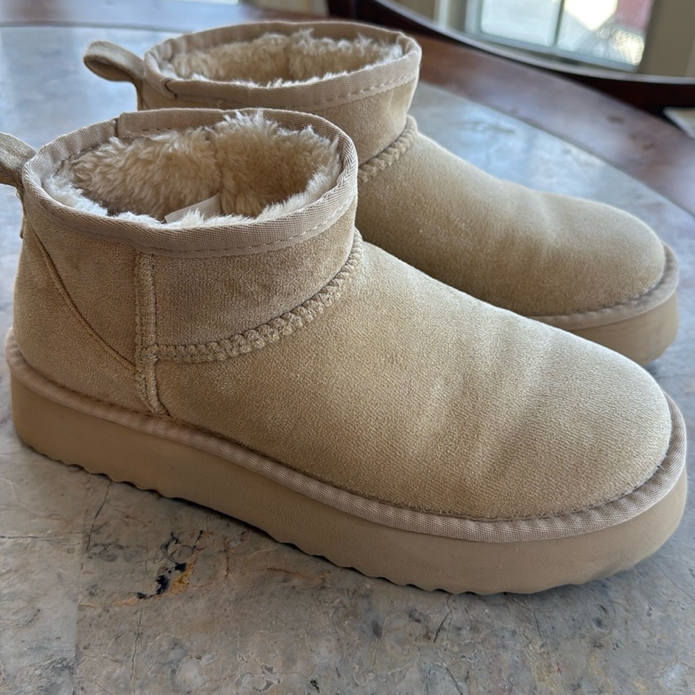 Beach by Matisse Size 8M